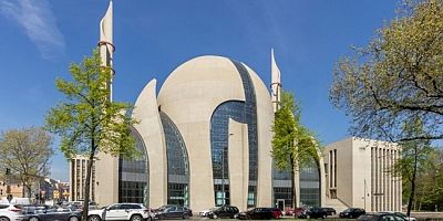 Almanya camileri açıyor