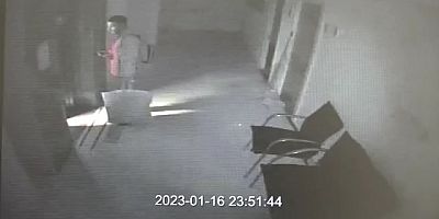 Hastanede kalan evsiz şahıs, bilgisayarları çaldı