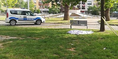 İzmir’de parkta şüpheli ölüm