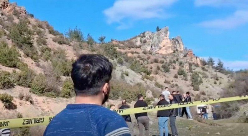 2 yaşındaki kayıp çocuk dağın zirvesinde bulundu