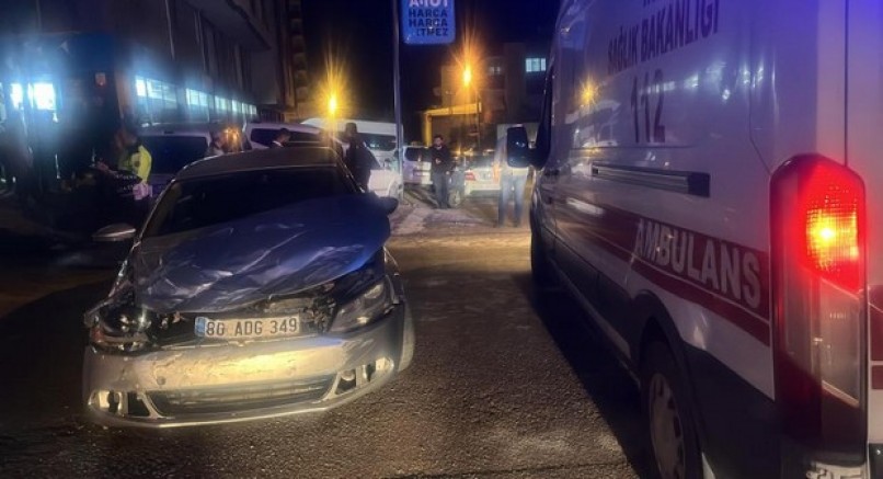 3 aracın karıştığı kazada 2 kişi yaralandı