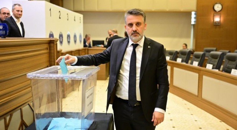 61 oy alan AK Parti adayı Şahin Biba başkanvekili