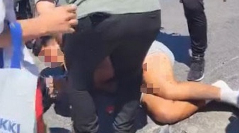 Alanya'da minibüs ile motosiklet çarpıştı: 1'i ağır 2 yaralı