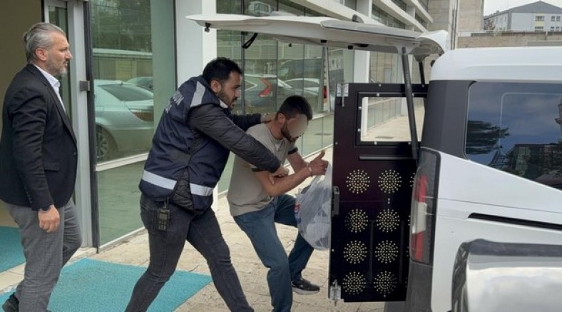  Annesini darp eden evlat tutuklandı