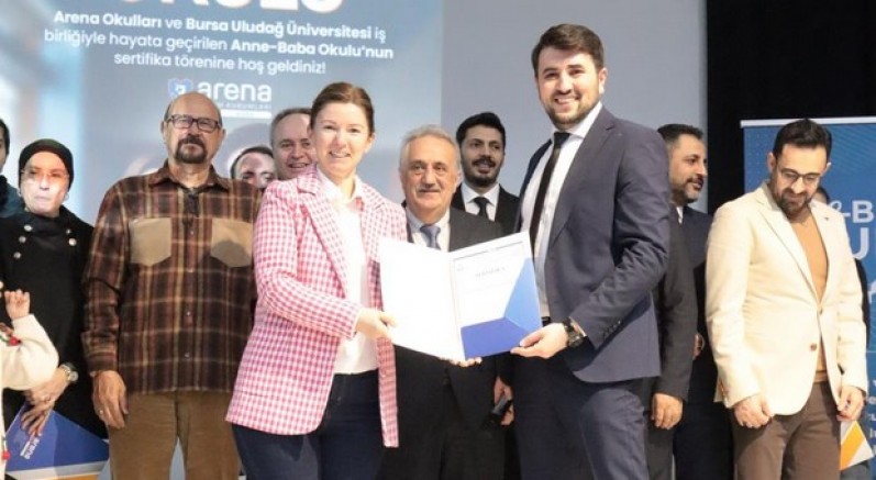 Arena Anne-Baba Okulu'nda sertifika heyecanı