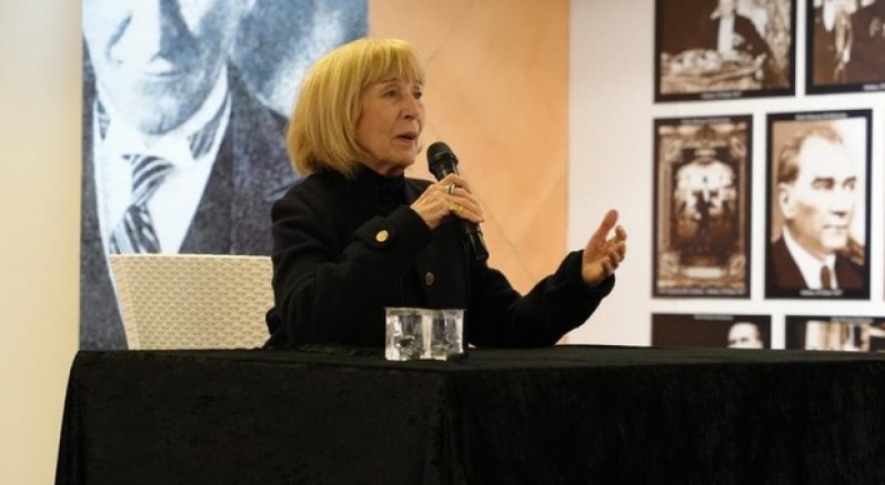 Ayşe Kulin Denizli’de okurlarıyla buluştu