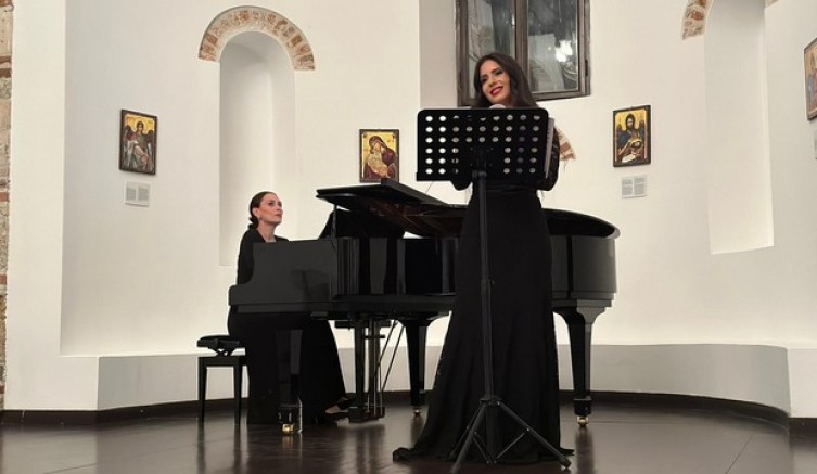 Aziz Panteleimon Kilisesi’nde büyüleyici 