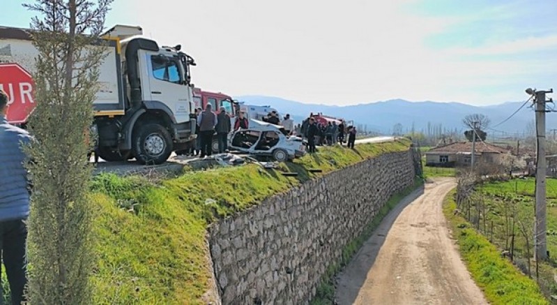 Balıkesir’de kaza: 1 ölü, 2 yaralı