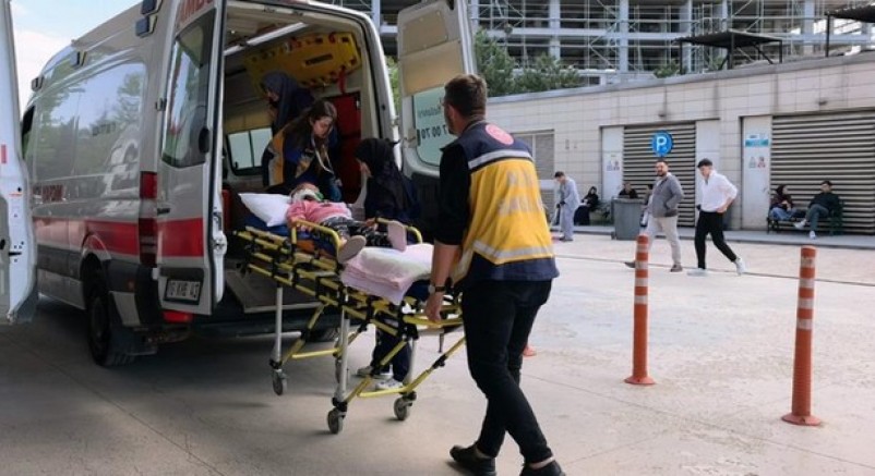 Başına mermer düşen çocuk ağır yaralandı