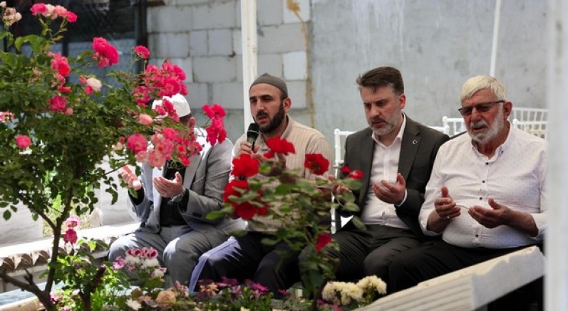 Başkan Vekili Şahin Biba’dan şehitlik ve esnaf ziyareti