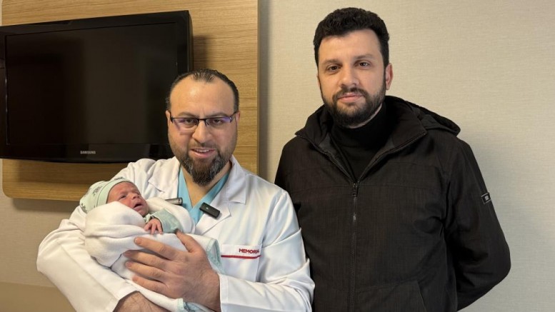 Bebek, 4 saatlik acil ameliyatla yaşama tutundu