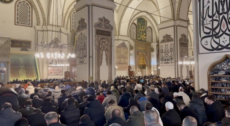 Berat Kandili Ulu Cami'de dualarla idrak edildi