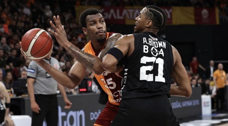 Beşiktaş ile Galatasaray yarı final için parkeye çıkacak
