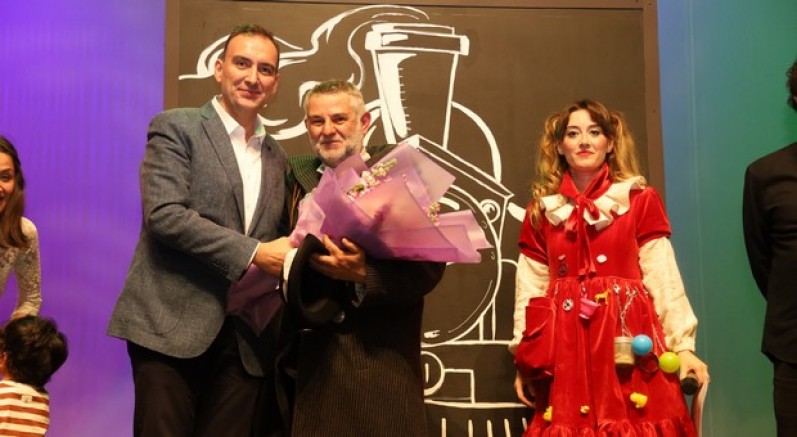 'Birimiz Hepimiz' oyununda prömiyer heyecanı