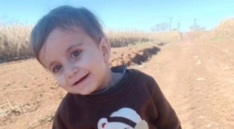 Boğazına yabancı cisim kaçan çocuk hayatını kaybetti