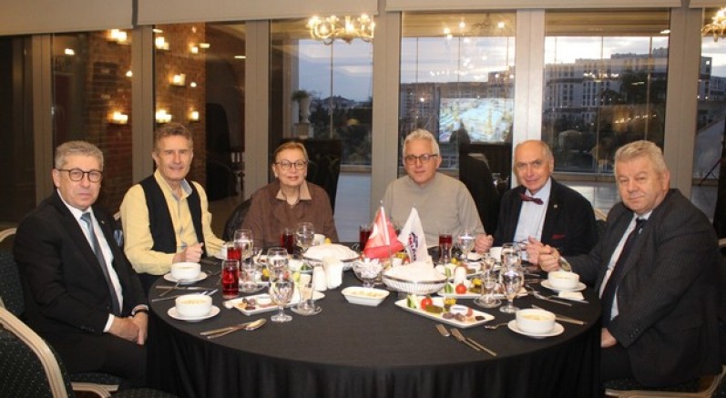 BUMİAD üyeleri iftarda buluştu