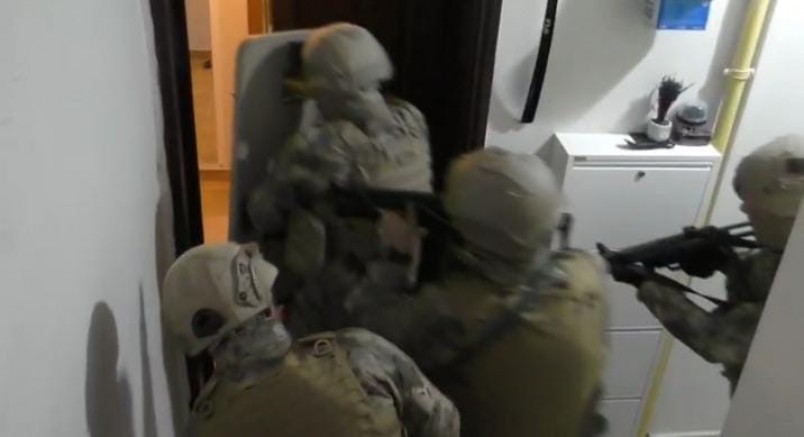 Bursa'da 700 polisle şafak operasyonu