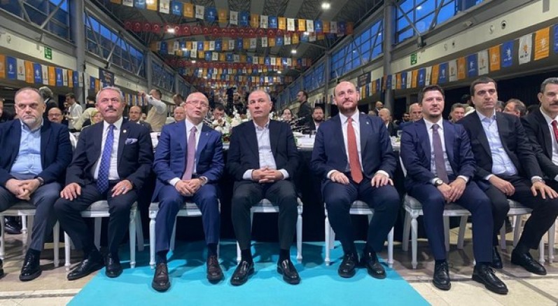 Bursa'da AK Parti Teşkilatı vefa iftarında buluştu