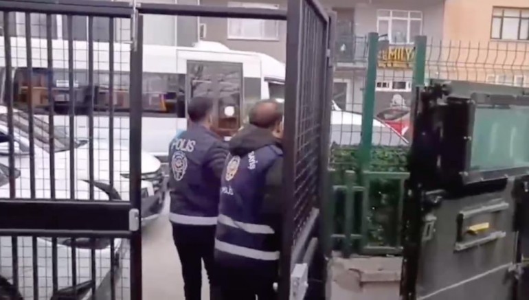 Bursa'da aranan 2 kişi yakalandı