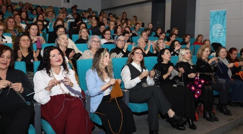 Bursa'da kadınlardan huzurevine ilmek ilmek sevgi