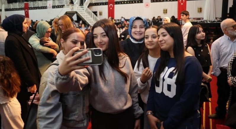 Bursa'da koruyucu aileler iftar sofrasında buluştu