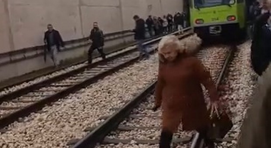 Bursa'da metro seferleri durdu