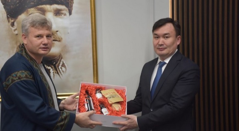 Bursa OSB Yönetimi Kazak heyetini ağırladı