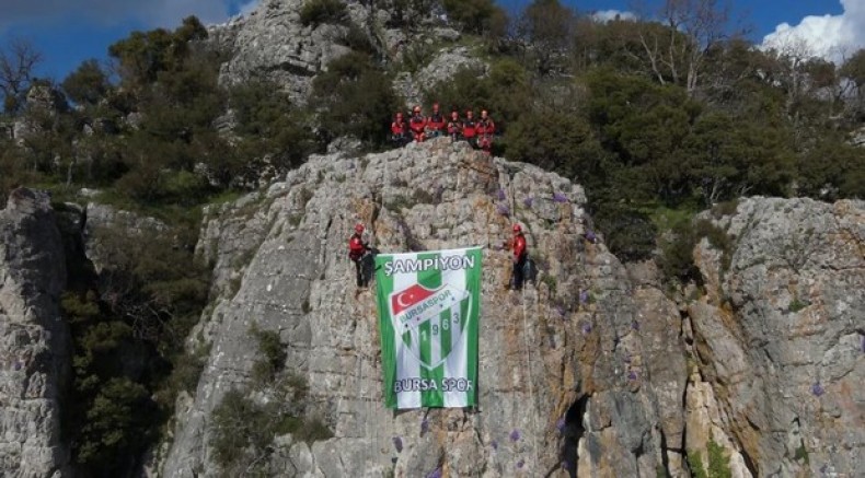Bursaspor bayrağını zirvede dalgalandırdılar