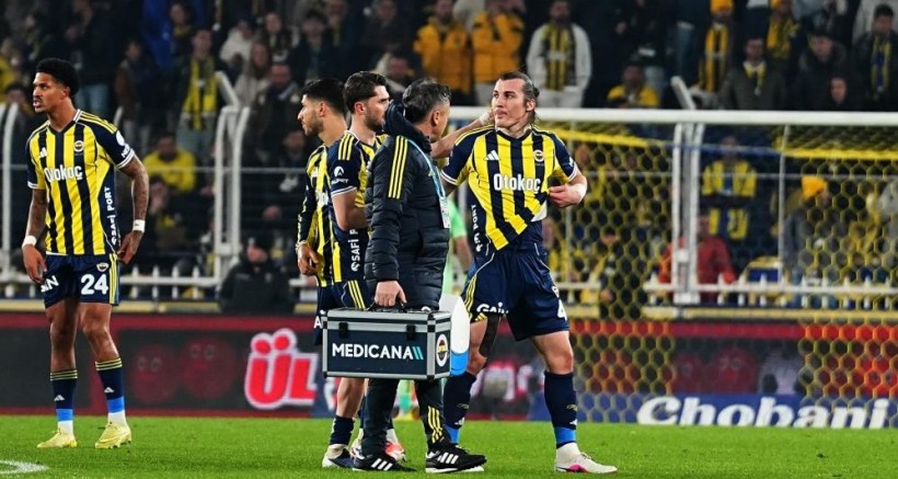 Çağlar Söyüncü ve Oosterwolde sakatlanarak çıktı