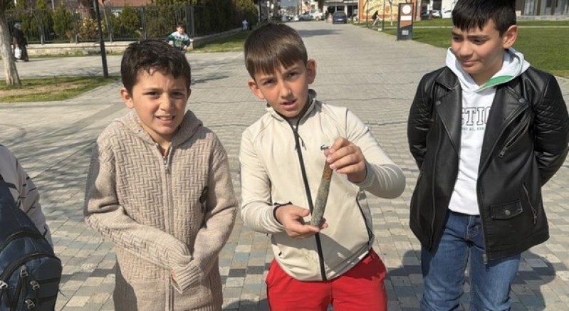 Çocuklar top mermisi buldu