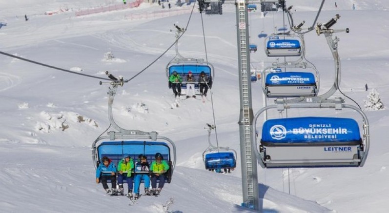 Denizli Kayak Merkezi 150 bin misafiri ağırladı
