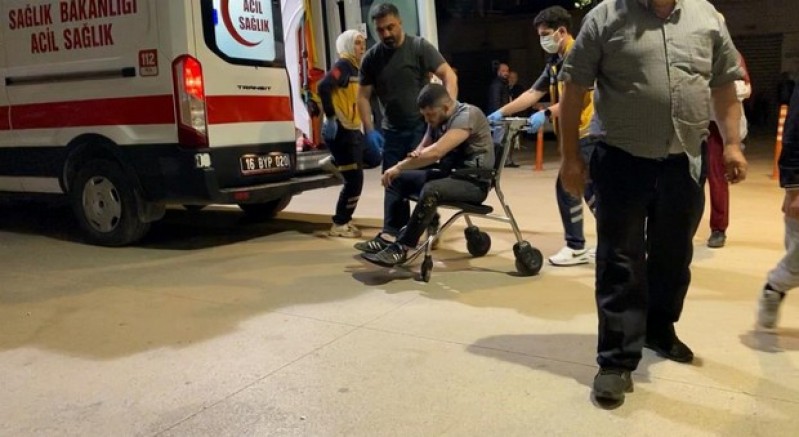 Direksiyon başında fenalaşan sürücü kazaya neden oldu