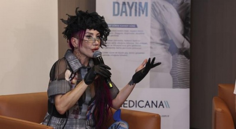 Drenlerle sahneye çıkıp dans ettim