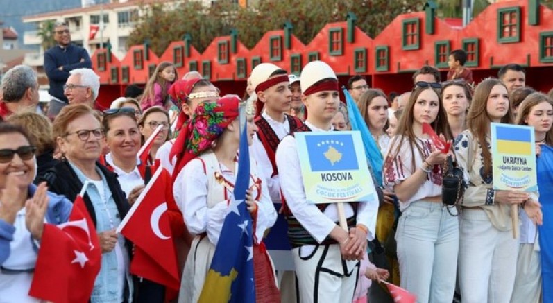 Dünya çocukları Marmaris’te barış için buluştu
