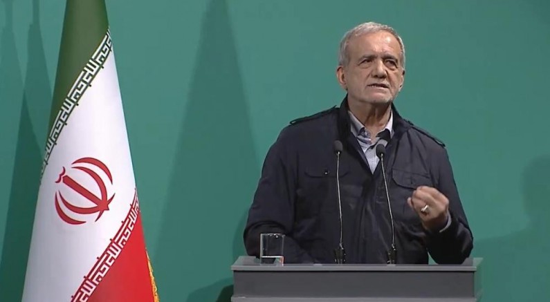 Dünya güçleri bizi boyun eğmeye zorlamak istiyor