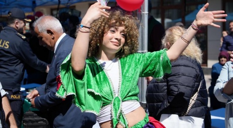 Dünya Romanlar Günü’nde renkli görüntüler