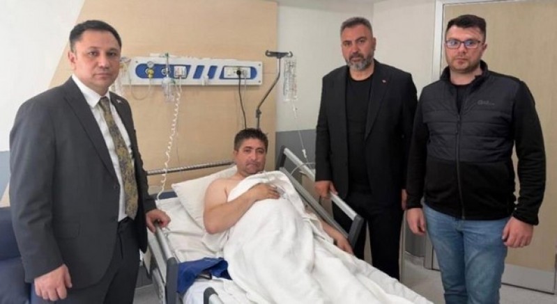 Elektrik akımına kapılan Akar'a ziyaret