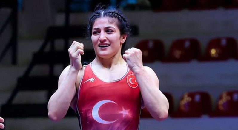 Elvira Süleyman'dan gümüş madalya