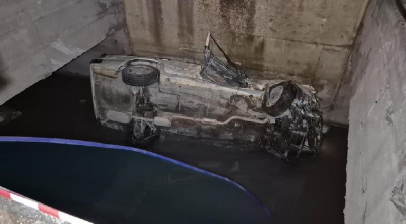 Eskişehir'de otomobil sulama kanalına uçtu: 2 yaralı