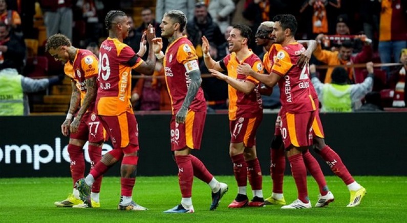 Galatasaray ilk 45'te 2-0 önde