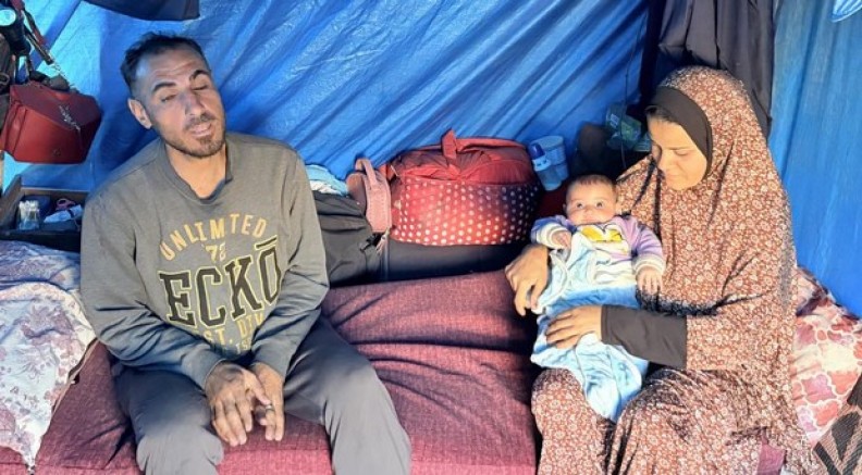 Gazzeli Halid ez-Zaanin, ailesiyle mezarlıkta yaşıyor