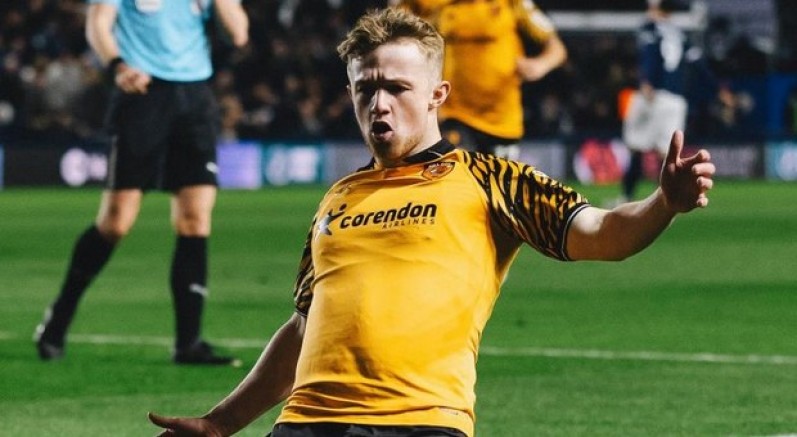 Hull City, play-off finaline yükseldi