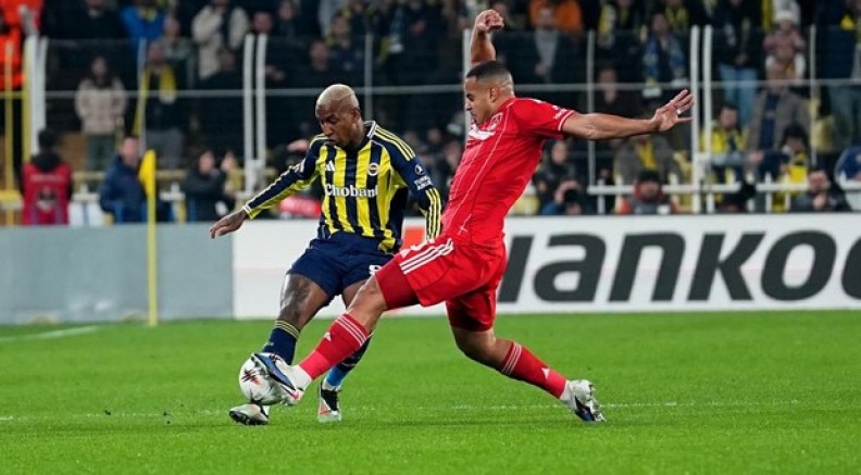 İlk 45 Fenerbahçe geride: 0-2