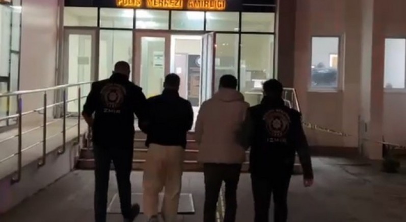 İzmir'de sahte polisler kıskıvrak yakalandı