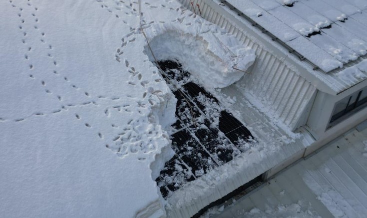 Kar yüzünden güneş panellerini kullanamıyor