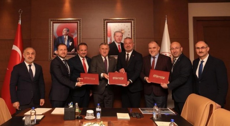 Karacabey'e 100 milyonluk spor yatırımı