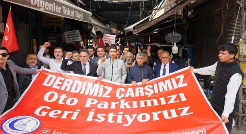 Kemeraltı esnafı kepenk kapattı