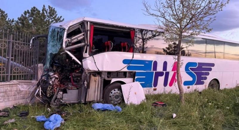 Konya'da yolcu otobüsü kazası: 1 ölü, 8 yaralı