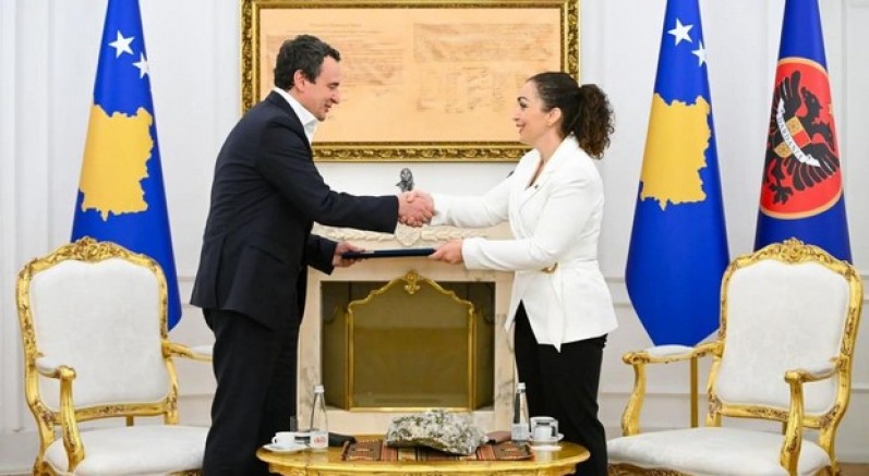Kosova'da yeni hükümete ilk kez Türk başbakan yardımcısı