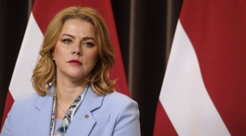 Letonya Başbakanı Silina istifa etti